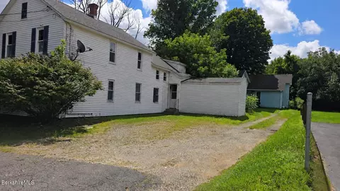 23 Walnut St, Pittsfield, MA 01201
