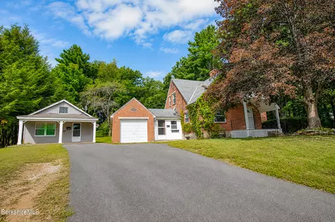 20 Prospect St, Dalton, MA 01226