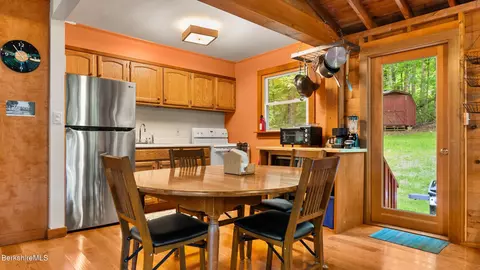 Dining - 1 Massasoit Rd, Stockbridge, MA 01262 photo 2 of 2