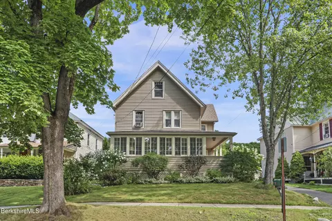 25 Cottage St, Great Barrington, MA 01230