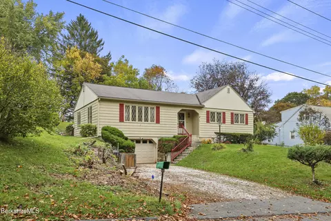 20 Franklin St, Pittsfield, MA 01201