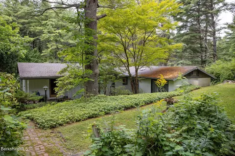 279 N Plain Rd, Great Barrington, MA 01230