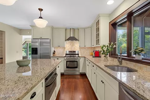 Kitchen - 150 Cedar Heights Rd, Redhook, NY 12571 photo 4 of 5