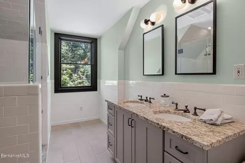 Bath - 150 Cedar Heights Rd, Redhook, NY 12571 photo 4 of 5