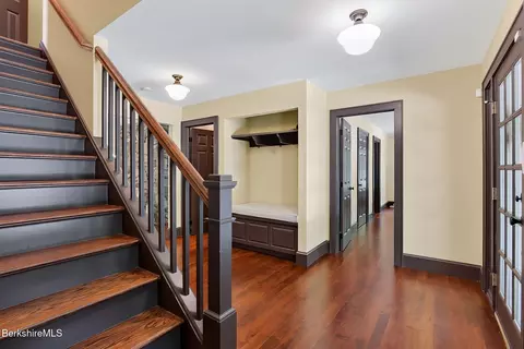 Entry Way - 150 Cedar Heights Rd, Redhook, NY 12571 photo 2 of 4