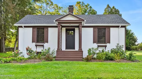 Exterior - 3 Tor Ct, Pittsfield, MA 01201 photo 4 of 6