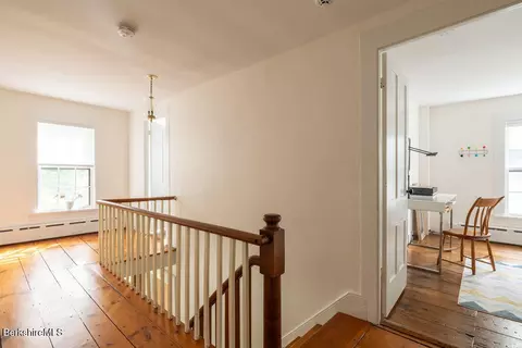 Entry Way - 3 Tyringham Rd, Monterey, MA 01245 photo 6 of 8