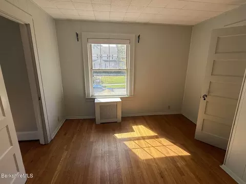 Bedroom - 75 Pomeroy Ave, Pittsfield, MA 01201 photo 4 of 6