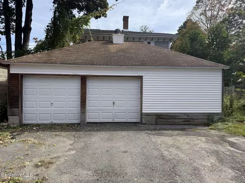 Exterior - 75 Pomeroy Ave, Pittsfield, MA 01201 photo 4 of 4