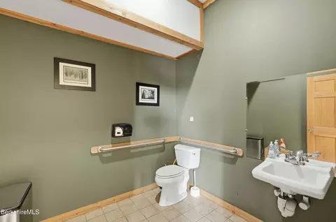 Bath - 560 S Main St, Sheffield, MA 01257 photo 3 of 3