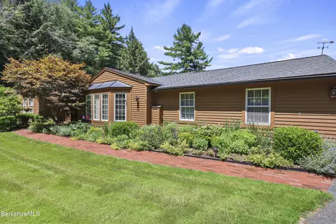 14 Hemlock Hill Rd, Great Barrington, MA 01230