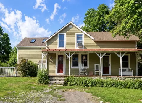 20 Moscow Rd, West Stockbridge, MA 01266