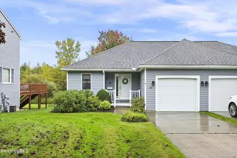 30 Walden Ln, Pittsfield, MA 01201