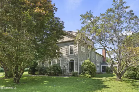 130 S Main St, Sheffield, MA 01257