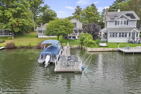 99 Narragansett Ave, Lanesborough, MA 01237