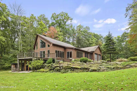 525 Rote Hill Rd, Sheffield, MA 01257