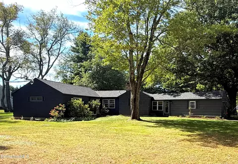 9 Park Ln, Sheffield, MA 01257