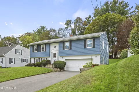 25 Brighton Ave, Pittsfield, MA 01201