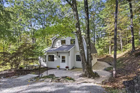 34 Pixley Hill Rd, West Stockbridge, MA 01266