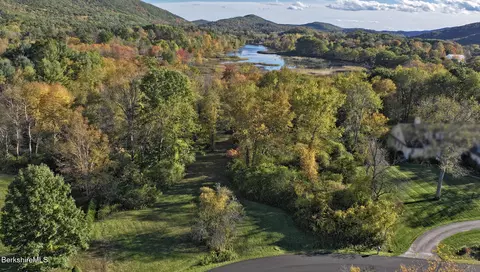 7 Silver Mine Ln, West Stockbridge, MA 01266