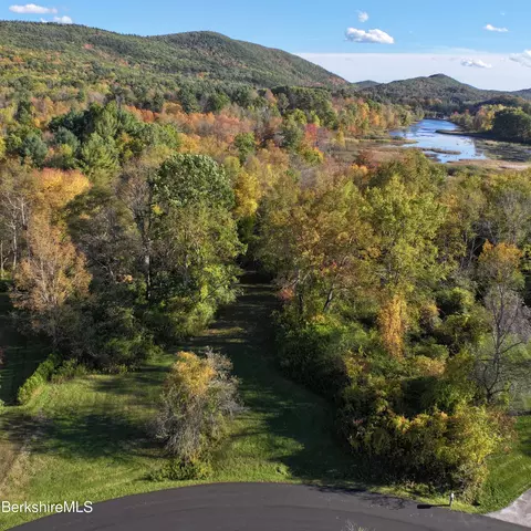 7 Silver Mine Ln, West Stockbridge, MA 01266