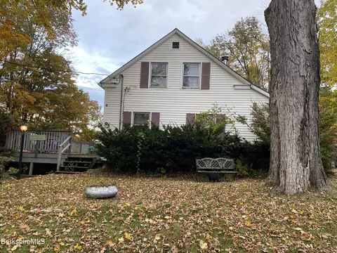 95 Curtis St, Hinsdale, MA 01235
