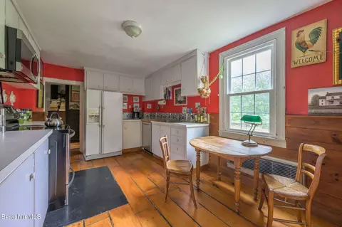 Kitchen - 264 260 Main Rd, Tyringham, MA 01264 photo 1 of 3