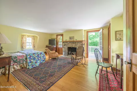 Bedroom - 264 260 Main Rd, Tyringham, MA 01264 photo 5 of 6