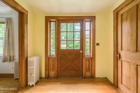 Entry Way - 264 260 Main Rd, Tyringham, MA 01264 photo 3 of 5