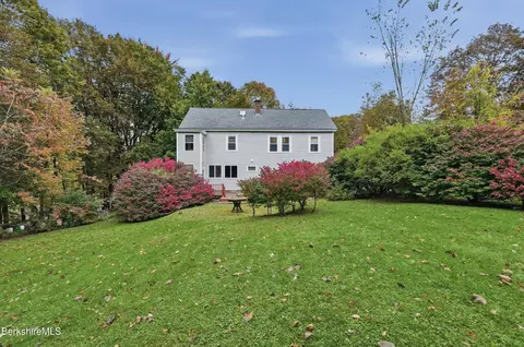 55 Fairview Ave, Pittsfield, MA 01201