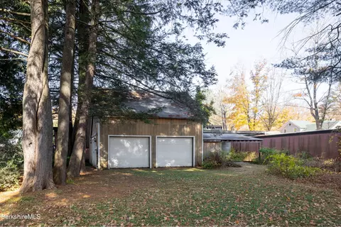 Exterior - 86 Main St, Sheffield, MA 01257 photo 4 of 5