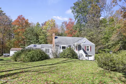 961 River Rd, Clarksburg, MA 01247