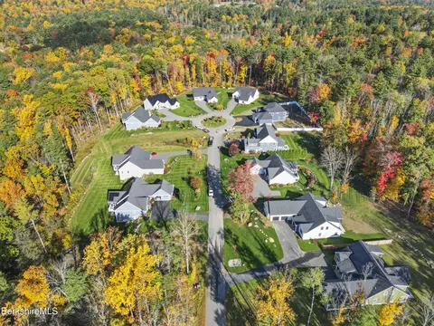 9 Thrushwood Ln, Great Barrington, MA 01230