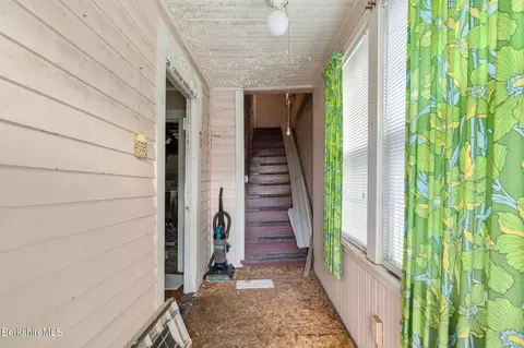 Entry Way - 34 Pacific St, Pittsfield, MA 01201 photo 1 of 3