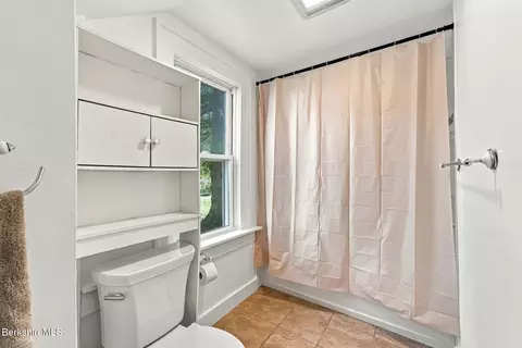Bath - Undisclosed, Lee, MA 01238 photo 3 of 4