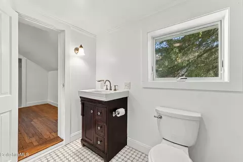Bath - Undisclosed, Lee, MA 01238 photo 4 of 4