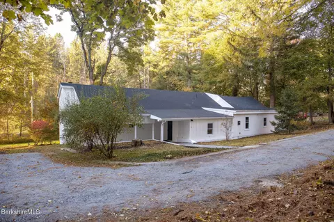 100 Hillsdale Rd, Egremont, MA 01230