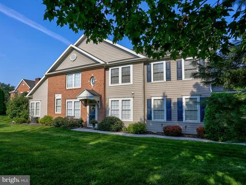 46 Farmview Ln, Lititz, PA 17543 photo 2