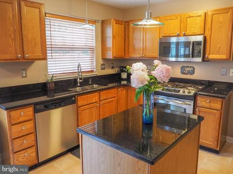 9633 Overton Dr, Laurel, MD 20723 photo 5