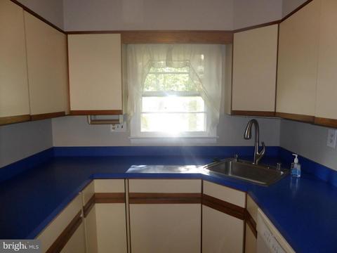 6714 Longridge Dr, Lanham, MD 20706 photo 6