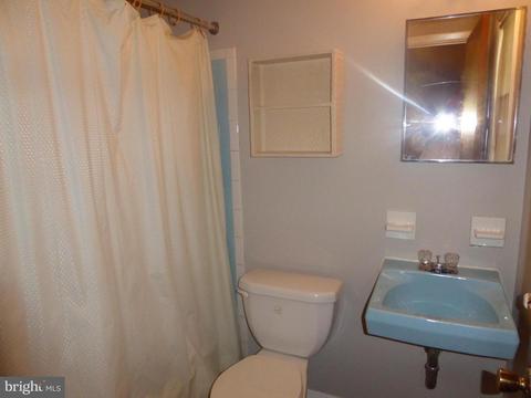 6714 Longridge Dr, Lanham, MD 20706 photo 9