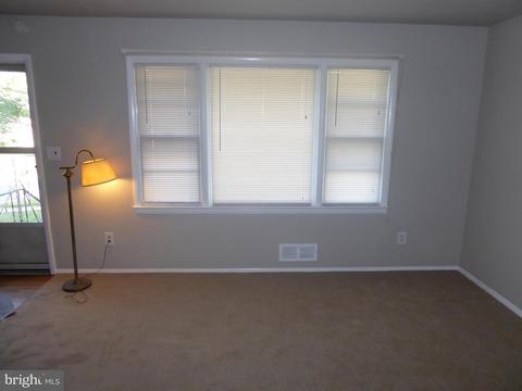 6714 Longridge Dr, Lanham, MD 20706 photo 3