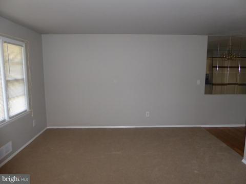 6714 Longridge Dr, Lanham, MD 20706 photo 2