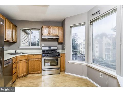 417 Silvia St, Ewing, NJ 08628 photo 5