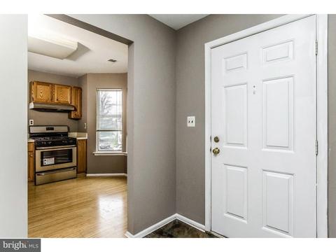 417 Silvia St, Ewing, NJ 08628 photo 3