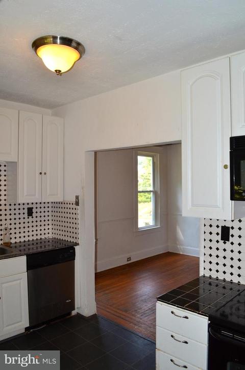 233 Mallow Hill Rd, Baltimore, MD 21229 photo 9