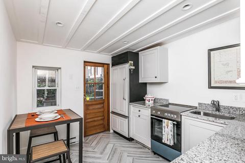 27 Henrietta St, Baltimore, MD 21230 photo 10