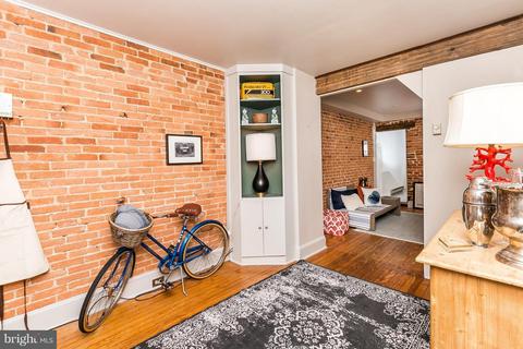 27 Henrietta St, Baltimore, MD 21230 photo 2