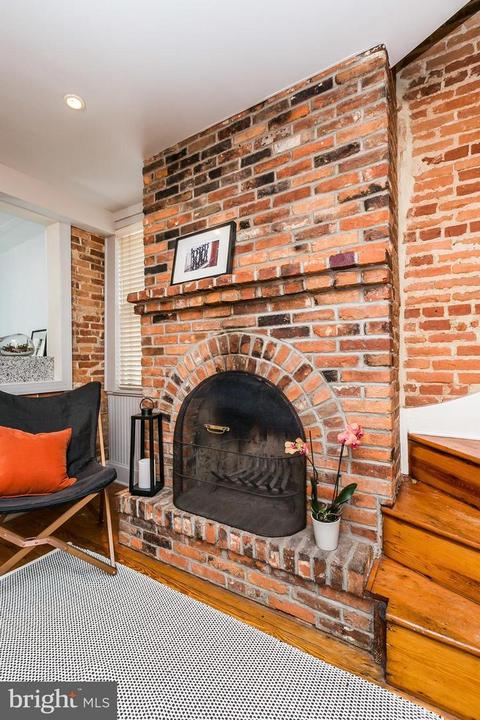 27 Henrietta St, Baltimore, MD 21230 photo 8