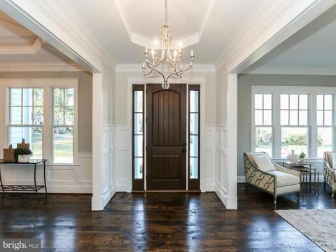 8401 Sparger St, Mclean, VA 22102 photo 2